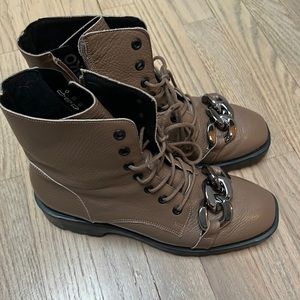 RKO RYLKO Taupe leather combat boots with chain accent lace up made in POLAND